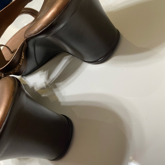 🔴4 for $25🔴 ITALIAN SHOEMAKERS Sandals - Picture 6 of 7